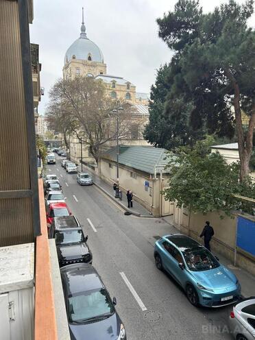 Satılır 3 otaqlı köhnə tikili 90 m², Nizami m., photo 12 from 16