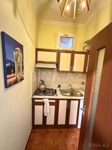 Сдаётся 3-комн. вторичка 45 м², м. Низами, photo 7 from 9