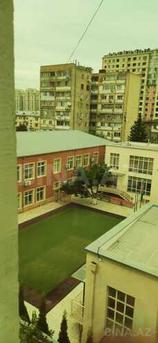 Продаётся 2-комн. вторичка 44 м², м. Элмляр Академиясы, photo 1 from 9