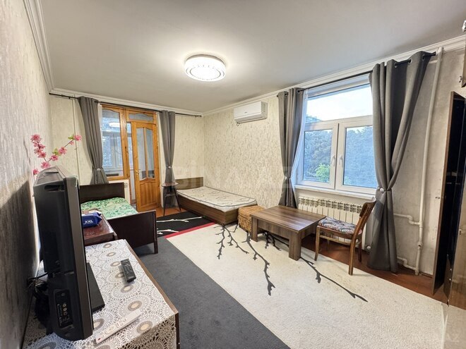 Сдаётся 1-комн. вторичка 40 м², м. Нефтчиляр, photo 1 from 6