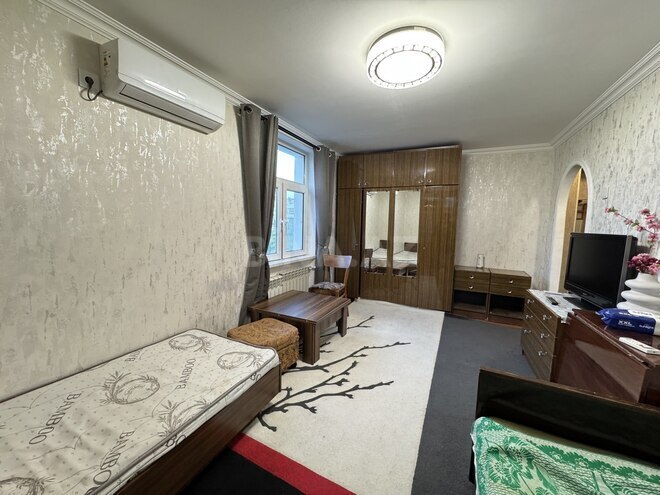 Сдаётся 1-комн. вторичка 40 м², м. Нефтчиляр, photo 3 from 6
