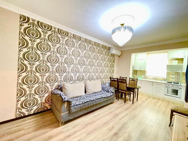 Сдаётся 3-комн. вторичка 55 м², м. Мемар Аджеми, photo 1 from 17