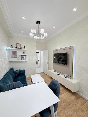 Продаётся 2-комн. новостройка 42 м², м. Кара Караев, photo 3 from 9