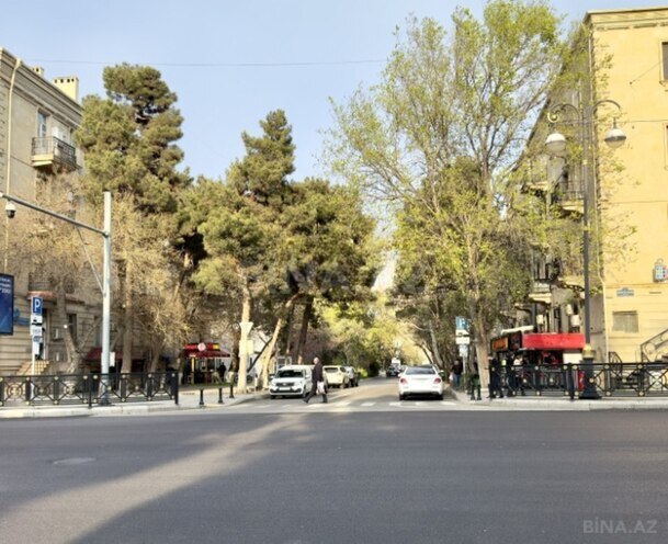 Продаётся 3-комн. вторичка 80 м², м. Элмляр Академиясы, photo 13 from 14