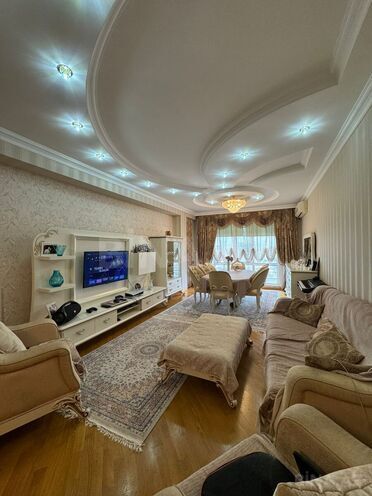 Продаётся 3-комн. новостройка 138 м², м. Иншаатчылар, photo 1 from 24