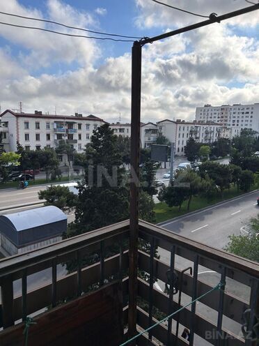 Продаётся 3-комн. вторичка 65 м², м. Кара Караев, photo 13 from 17