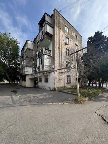 Продаётся 3-комн. вторичка 73 м², м. Нефтчиляр, photo 1 from 14