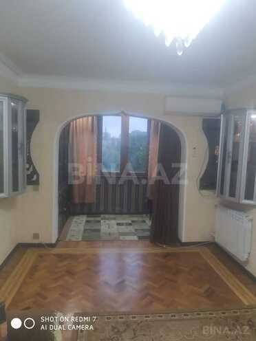 Сдаётся 3-комн. вторичка 70 м², м. Нефтчиляр, photo 4 from 10