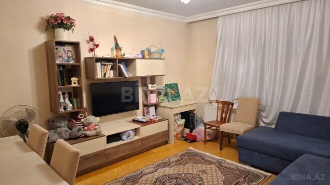 Продаётся 3-комн. вторичка 74 м², photo 1 from 12