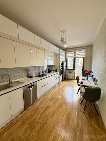 Продаётся 3-комн. новостройка 105 м², м. Кара Караев, photo 4 from 17