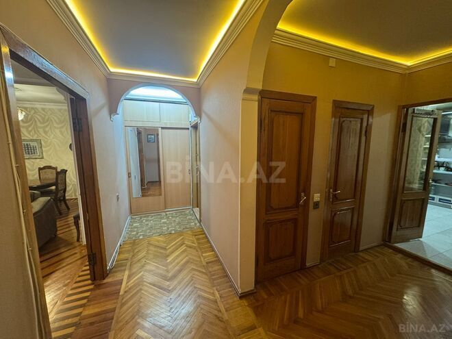 Продаётся 4-комн. вторичка 110 м², Бинагадинский р., photo 13 from 18
