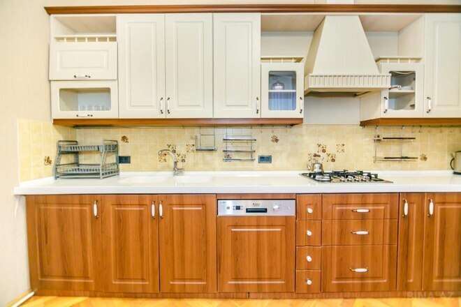 Сдаётся 3-комн. вторичка 140 м², м. Ичеришехер, photo 16 from 20