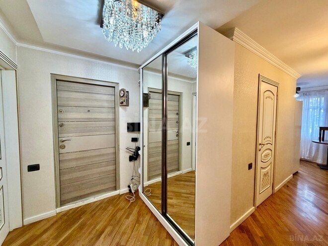 Продаётся 3-комн. вторичка 70 м², м. Нефтчиляр, photo 15 from 19