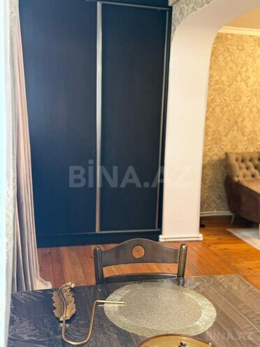 Satılır 3 otaqlı köhnə tikili 70 m², Qara Qarayev m., photo 11 from 12