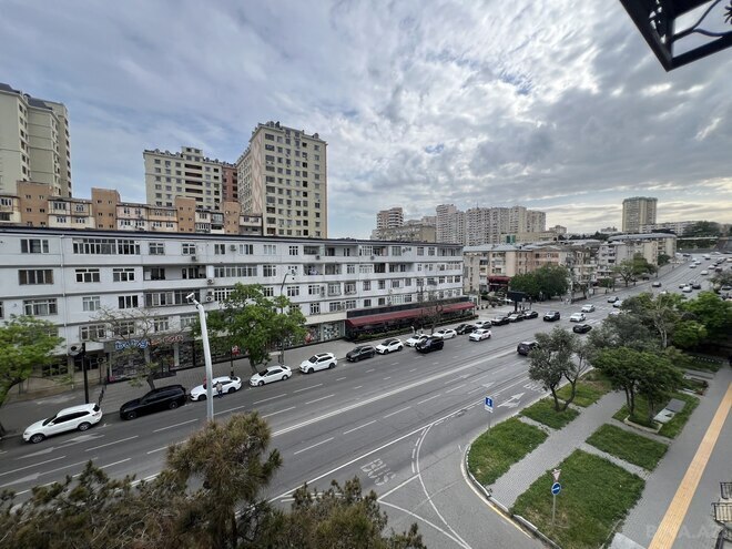 Продаётся 1-комн. вторичка 32 м², м. Элмляр Академиясы, photo 1 from 6