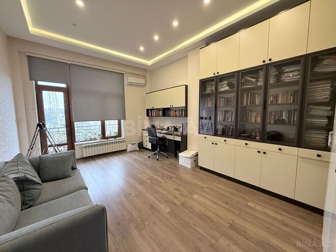 İcarəyə verilir 4 otaqlı yeni tikili 175 m², 28 May m., photo 26 from 32