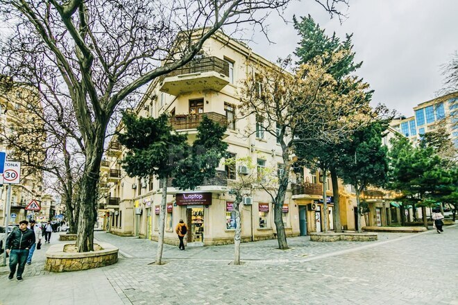 Продаётся 3-комн. вторичка 105 м², м. Сахил, photo 1 from 20