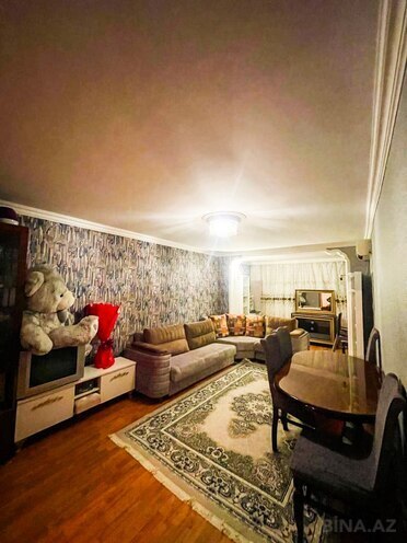 Продаётся 2-комн. вторичка 50 м², м. Кара Караев, photo 1 from 8