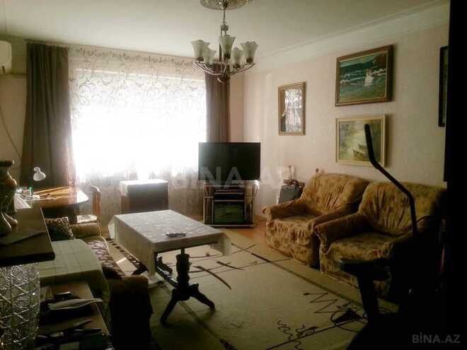 Продаётся 4-комн. вторичка 90 м², м. Кара Караев, photo 1 from 15
