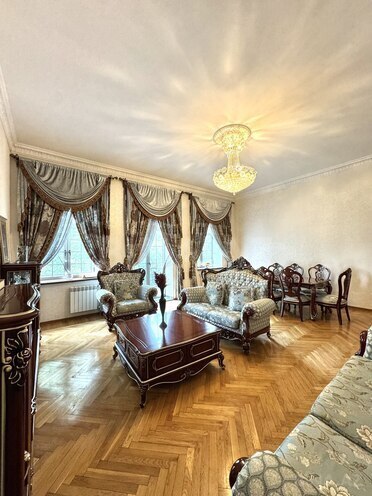Продаётся 5-комн. вторичка 250 м², м. Ичеришехер, photo 4 from 21