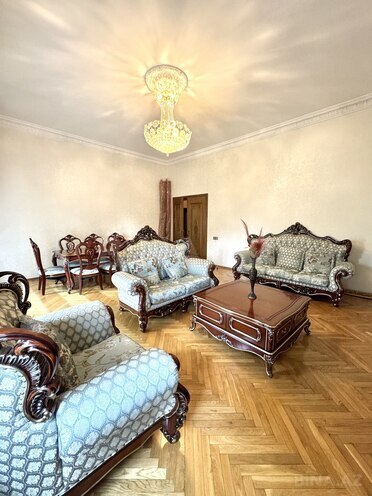 Продаётся 5-комн. вторичка 250 м², м. Ичеришехер, photo 3 from 21