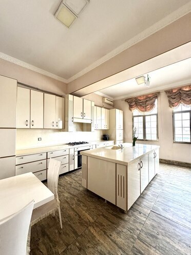 Продаётся 5-комн. вторичка 250 м², м. Ичеришехер, photo 6 from 21