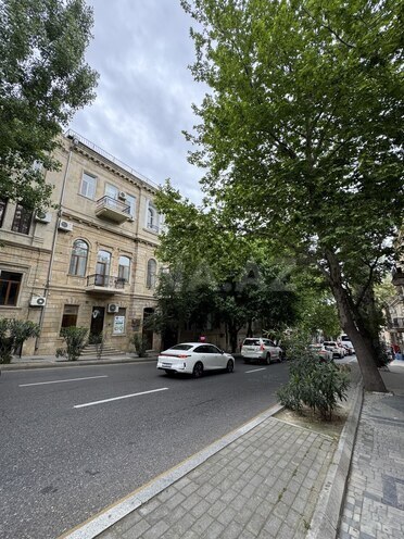 Продаётся 5-комн. вторичка 250 м², м. Ичеришехер, photo 1 from 21