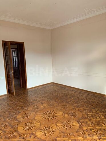 Продаётся 3-комн. вторичка 102 м², м. Сахил, photo 3 from 9
