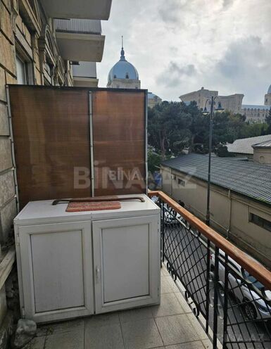 Satılır 5 otaqlı köhnə tikili 135 m², Nəsimi r., photo 17 from 18