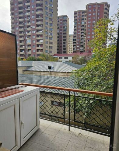 Satılır 5 otaqlı köhnə tikili 135 m², Nəsimi r., photo 16 from 18
