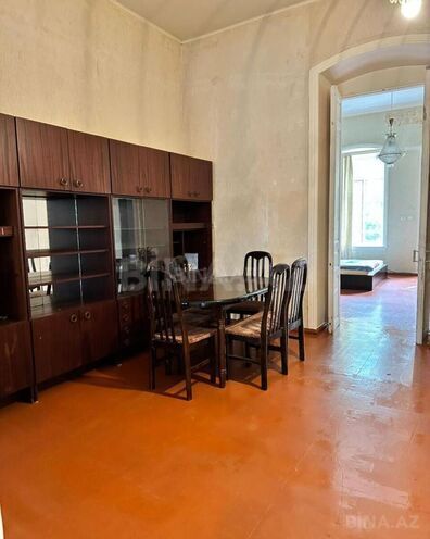 Satılır 5 otaqlı köhnə tikili 135 m², Nəsimi r., photo 1 from 18