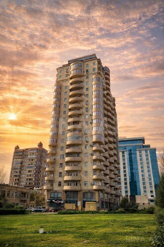 Продаётся 3-комн. новостройка 150 м², м. Сахил, photo 1 from 16