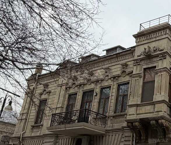 Satılır 7 otaqlı köhnə tikili 450 m², Sahil m., photo 1 from 29