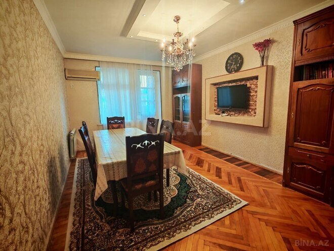 İcarəyə verilir 3 otaqlı köhnə tikili 70 m², İnşaatçılar m., photo 1 from 20