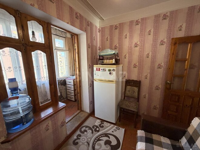 Satılır 2 otaqlı köhnə tikili 65 m², İnşaatçılar m., photo 10 from 20