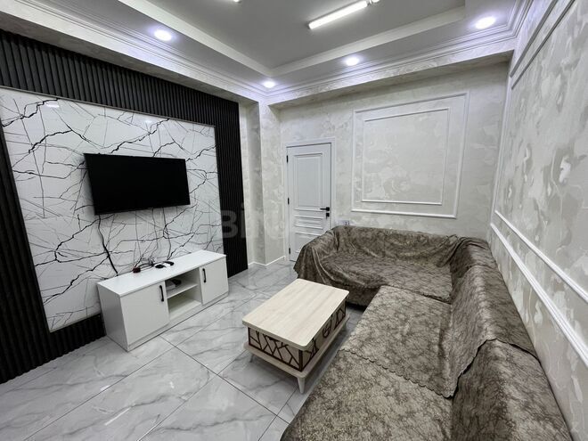 Сдаётся 2-комн. новостройка 70 м², м. 20 января, photo 1 from 18