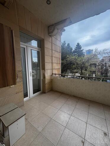 Satılır 2 otaqlı köhnə tikili 80 m², 28 May m., photo 24 from 28