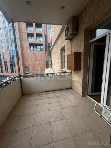 Satılır 2 otaqlı köhnə tikili 80 m², 28 May m., photo 3 from 28