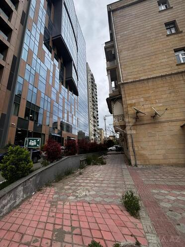 Satılır 2 otaqlı köhnə tikili 80 m², 28 May m., photo 27 from 28