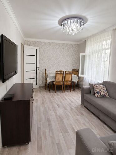 Продаётся 1-комн. вторичка 40 м², м. Элмляр Академиясы, photo 1 from 8