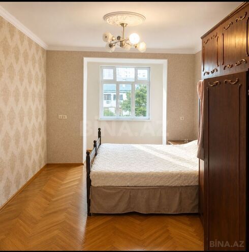Satılır 3 otaqlı köhnə tikili 85 m², İnşaatçılar m., photo 7 from 10