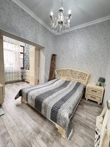 Продаётся 3-комн. вторичка 65 м², м. Низами, photo 5 from 8