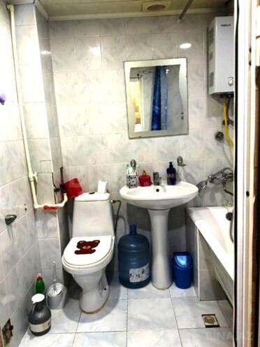 Продаётся 2-комн. вторичка 45 м², м. Кара Караев, photo 18 from 20