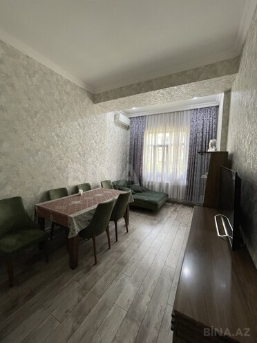 Продаётся 3-комн. вторичка 67 м², м. Низами, photo 3 from 12