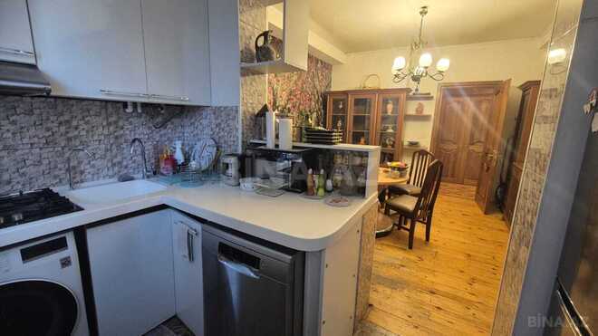 Satılır 3 otaqlı köhnə tikili 114 m², Yasamal q., photo 12 from 17