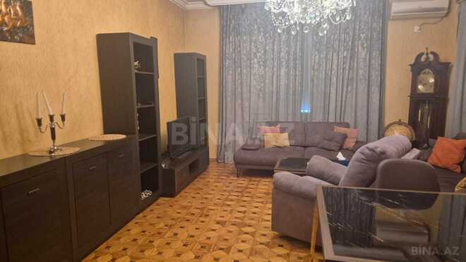 Satılır 3 otaqlı köhnə tikili 114 m², Yasamal q., photo 1 from 17