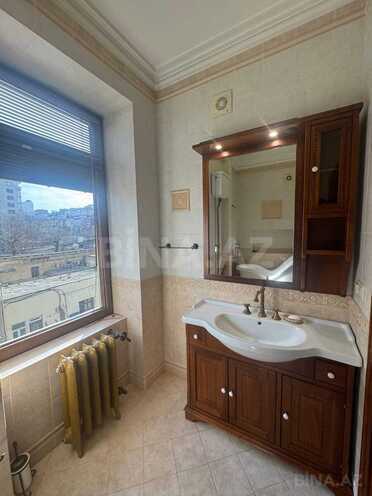 Satılır 2 otaqlı köhnə tikili 60 m², Bayıl q., photo 9 from 12