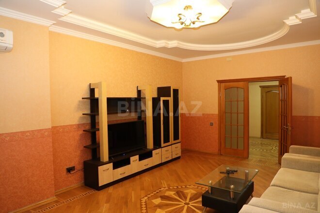 Сдаётся 3-комн. новостройка 125 м², м. Низами, photo 3 from 18