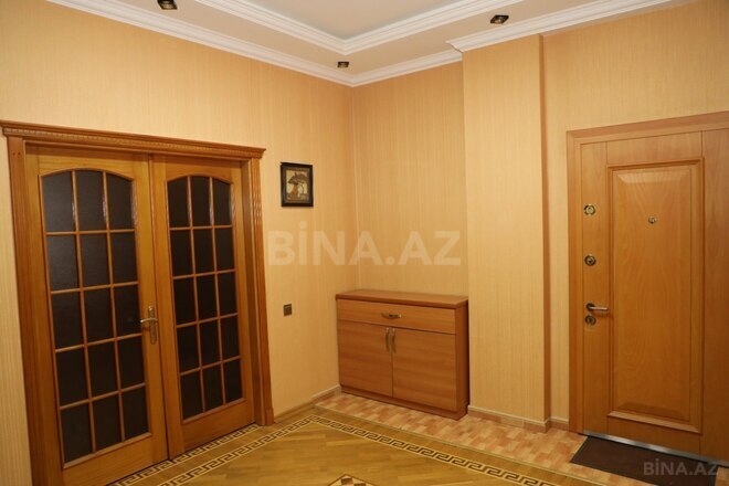 Сдаётся 3-комн. новостройка 125 м², м. Низами, photo 16 from 18
