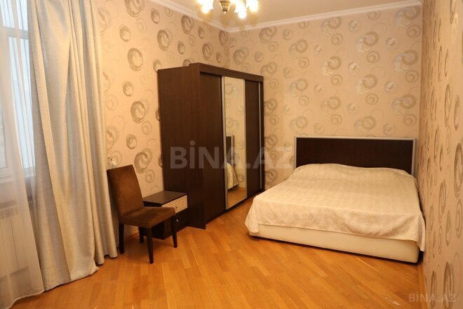 Сдаётся 3-комн. новостройка 125 м², м. Низами, photo 10 from 18